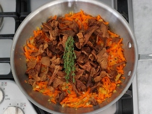 Гарнир из риса с грибами и морковью 