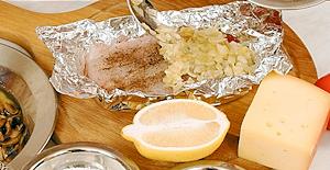 Рецепт приготовления  рыбы, запеченной с грибным соусом