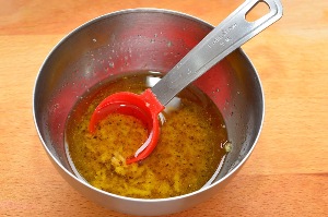 Салат из курицы с помидорами