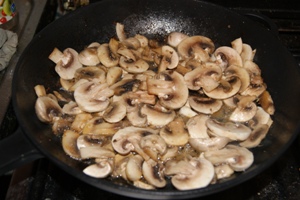 Пошаговый рецепт приготовления капустной солянки с мясом и грибами с фотографиями