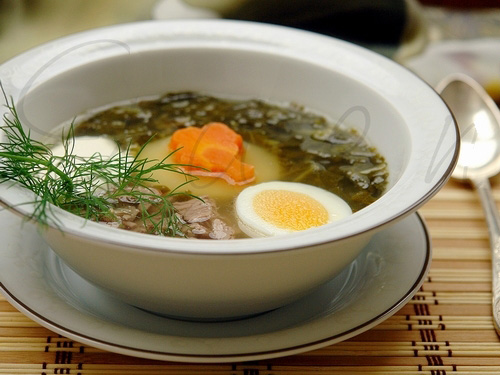 Весенний суп со щавелем и крапивой