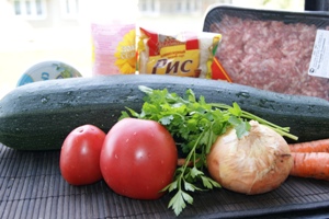 Кабачки кольцами, фаршированные мясом и рисом