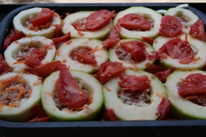 Кабачки кольцами, фаршированные мясом и рисом